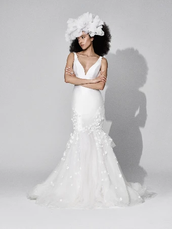 Pronovias Style #Glauca #0 Off White thumbnail